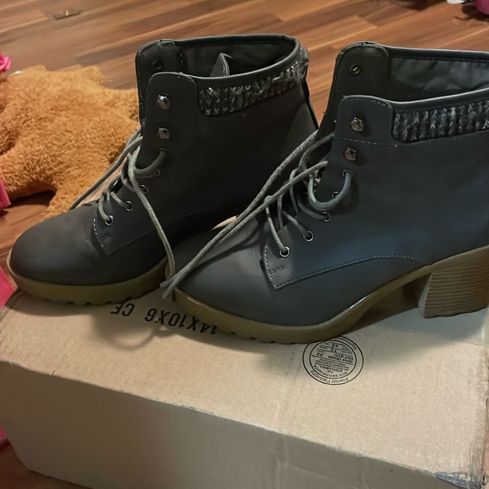 Very comfy good of you live in the snow area